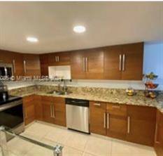 $3,150 / 3br - JACARANDA TOWNHOUSE...SPACIOUS PRIVATE COURTYARD.. (PLANTATION)64001850048899122