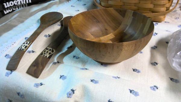 Handmade Berea College Kentucky wood salad bowl - $40 (Wrightstown/Newtown, PA)63442981284353122