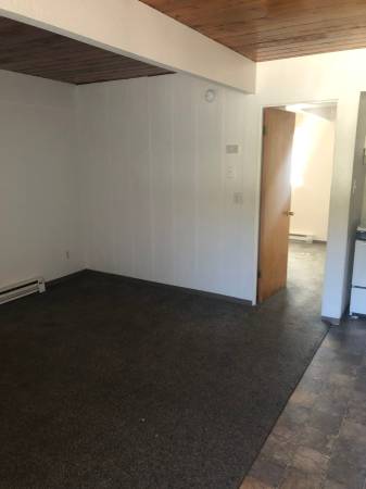 $575 / 1br - 827 N. Grand #27 (Pullman)63980822319619124