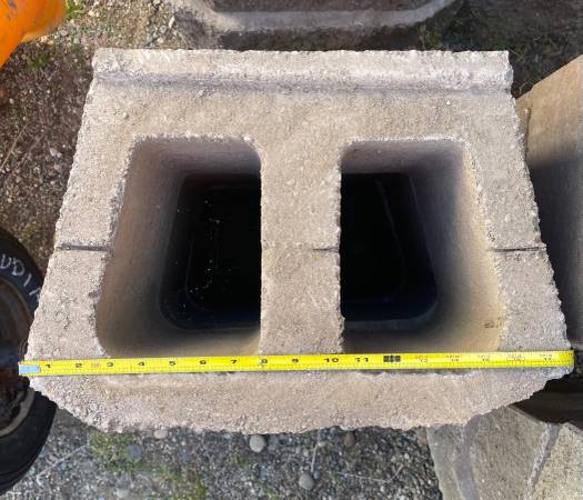 30 Concrete retaining wall blocks - $14063437223170435123