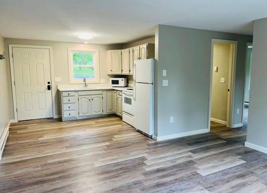 $2,292 / 2br - 750ft2 - Pet friendly, Water/Sewer, Heat Included in Select Apartments (73 Cross St, Woodstock, VT)63976979225219120
