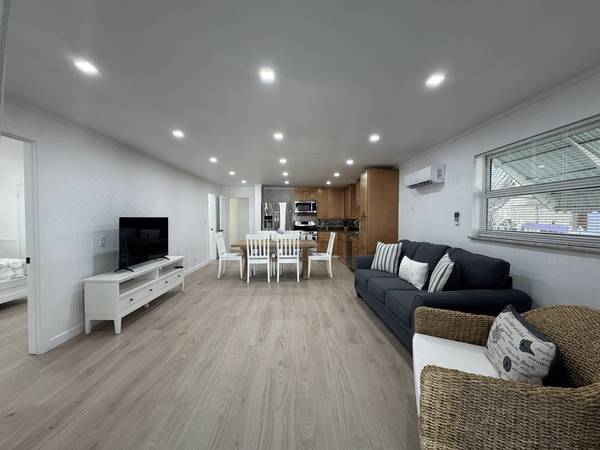 $4,300 / 2br - 1350ft2 - Florida Keys Rental (Layton)63838114580481122