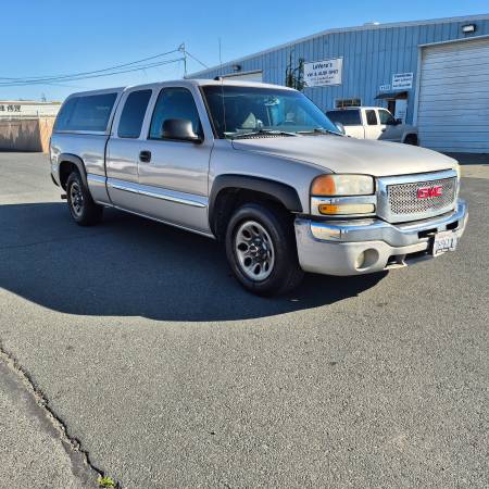 2005 GMC Sierra 5.3 Liter 2500 - $5,200 (concord / pleasant hill / martinez)63624172622721123