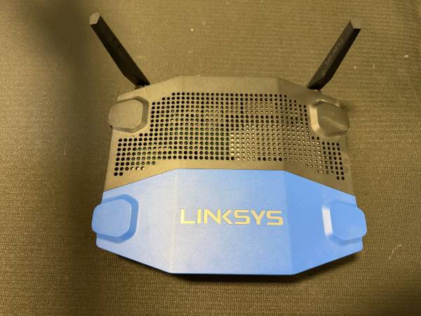 Linksys WRT1200AC Dual-Band Wi-Fi Router – Excellent Condition 1