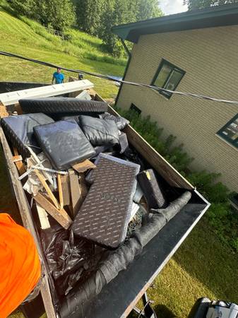 JUNK REMOVAL ! CLEANING SERVICES ! DEMOLITION ! HAULING SERVICES ! (La Porte)62918247957122123