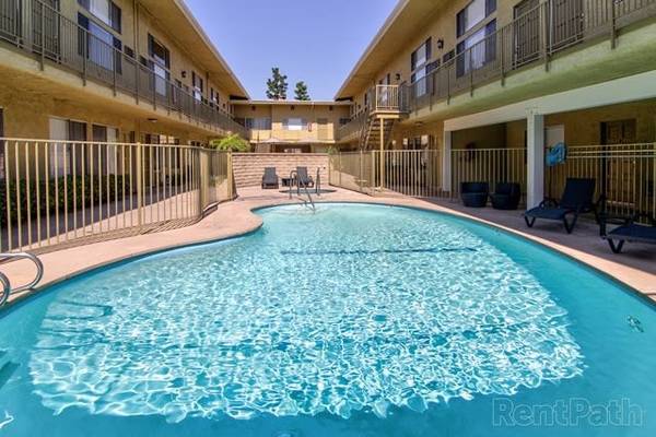 $1,935 / 1br - 653ft2 - Bike Racks, Gated & Secured Entry, Carport (18520 Vincennes St, Northridge, CA)63700899601409124
