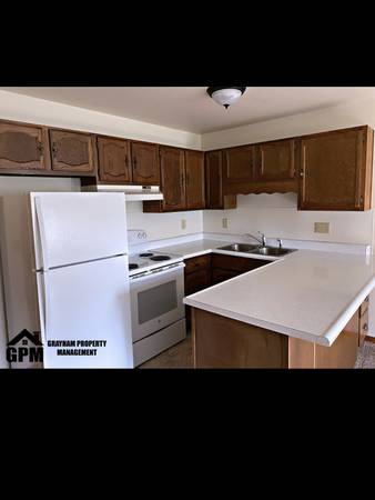 $625 / 2br - Apartamento en alquiler (Fairchild)63845960218243124