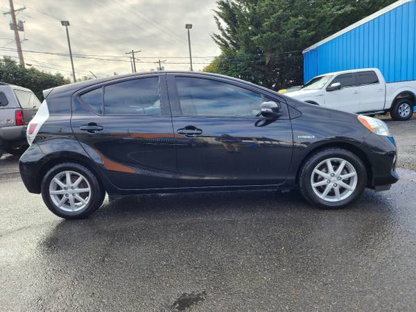 2012 Toyota Prius c Three - $5,999 (Seattle)63623395788419123