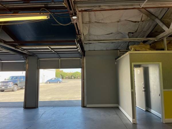 $1,400 / 1250ft2 - $1,400 / 1250ft2 - Rare affordable small space Retail or warehouse (Pa (Patterson)63970305426690123