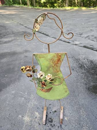 Antique plant holder 1