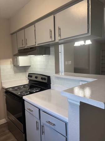 $1,277 / 2br - 2BR/2BA Apartment – Move-In Ready (6350 Meadowvista Dr.)64036540443265124