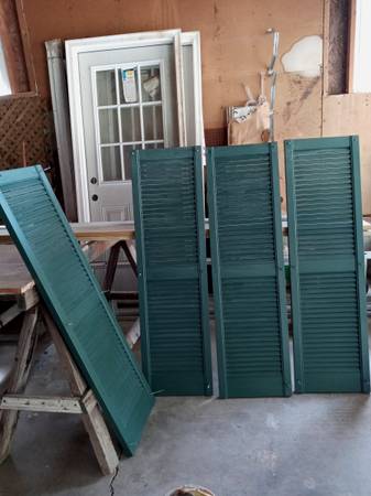 Green vinyl shutters 1