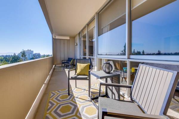 $4,798 / 1br - 675ft2 - Wood-Style Flooring in Penthouses, Air Conditioning, 1 BD (palo alto)63994101304835120