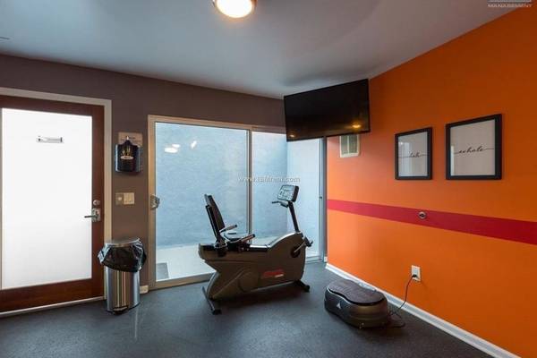 $2,295 / 1br - Modern Finishes, Private Patios, 1 BD (435 North Oxford Avenue, Los Angeles, CA)63812226185089123