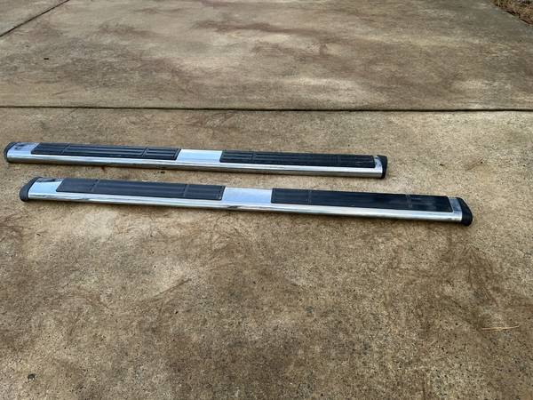 Running Board rail set off 2010 GMC Sierra 1