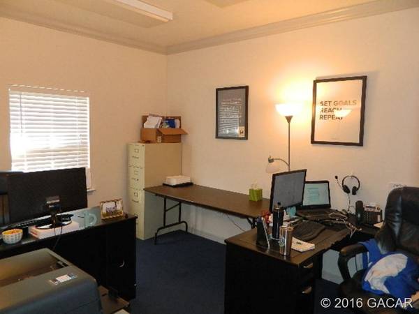 Oficinas de $300 en alquiler, ubicación privilegiada desde $300/mes (Pecan Park, Gainesville)63823034087427120