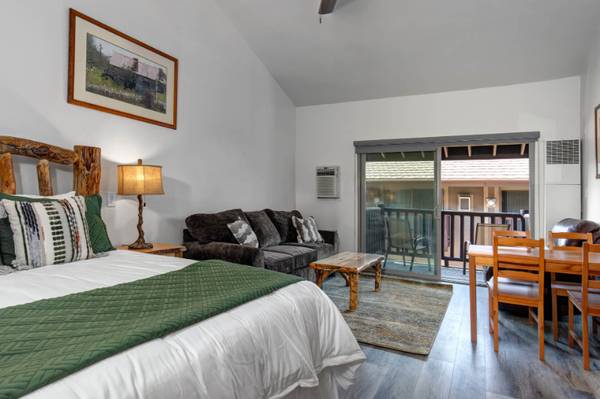 $1750.00 / 1br - 350ft2 - Furnished Studio-Hot Tub/Pool-Studio / 1 Bathroom-FURNISHED- Utilities63674293934977120