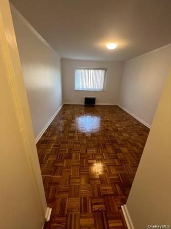 $2,850 / 1br - 850ft2 - Gorgeous 1 bed condo with a den & balcony on the 4th floor. (Tarrytown)64033631737089123