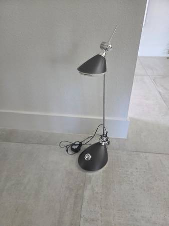 Desk lamp 1