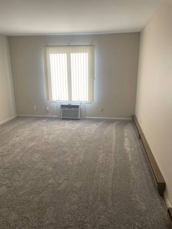 $700.00 / 1br - 750ft2 - 905 Illini Ave63700508785667123