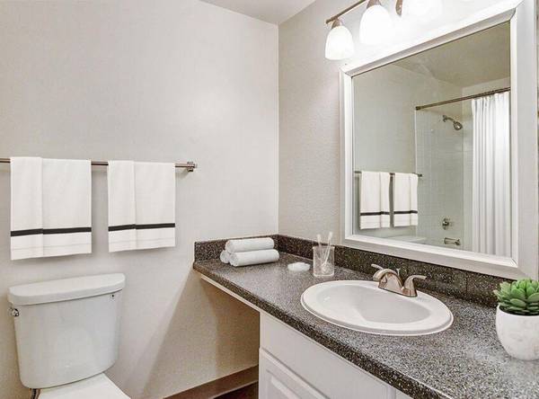 $1,545 / 2br - NOW $500 OFF - Spacious 2 Bedrooms, Outdoor Storage, Onsite Pool (Powell Butte)63999315127427124