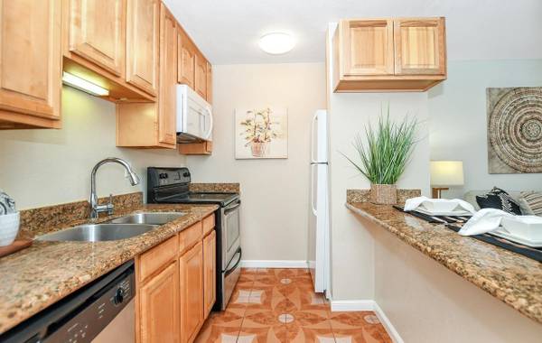 $1,700 / 1hab - 490ft2 - ¡Hogar recién pintado de 1 hab y 1 baño! (walnut creek)63857952322945122