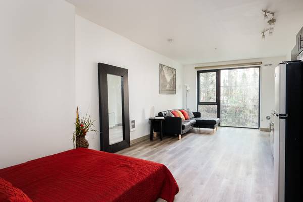 $1,099 / 456ft2 - Amazing Studio available on 10/04 with W/D in unit63842023309827121