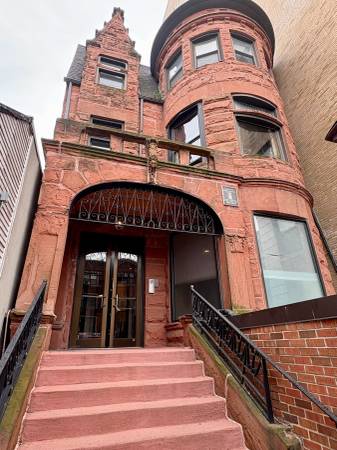 $845 / 210ft2 - Office Suite on Diversey - the border of Lincoln Park and Lakeview (Chicago - Lincoln Park)64201213783683120