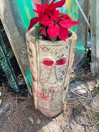 Tiki planter 1