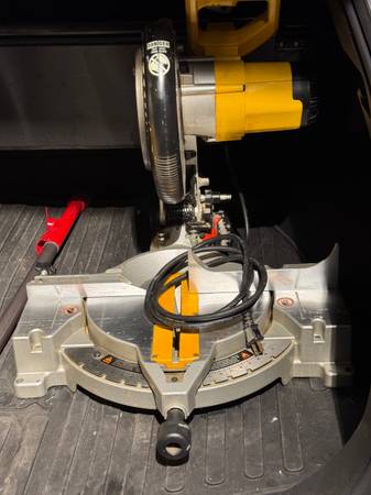 Dewalt Miter Saw 1