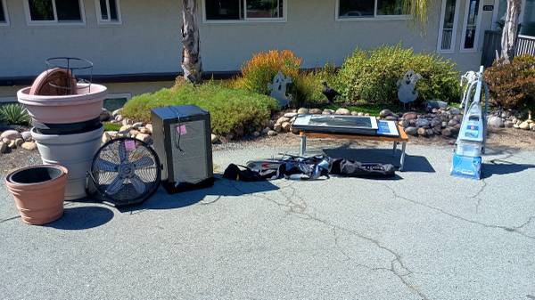 Curb alert yard sale leftovers 1