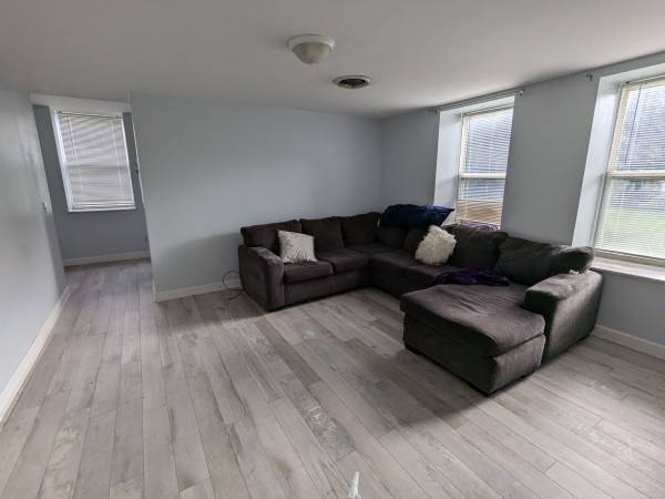 $1,200 / 2br - 900ft2 - Vida en el condado de Kouts, Indiana (kouts Indiana)64041475437058122