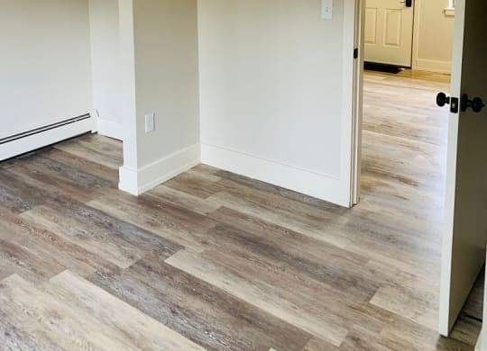 $2,225 / 2br - 660ft2 - Large Closets, HeatIncluded in Select Apartments, Pet friendly (73 Cross St, Woodstock, VT)63969737794179123