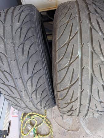2 Tires DUNLOP 1