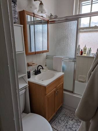 $2,400 / 1br - 600ft2 - Sunny South End 1 Bed For $2,400 AVAIL NOW (South End)63828264996483124