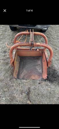 HOWSE Tractor Three Point Hitch Scoop Pan 1