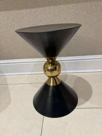 Nordic Style Living Room Fashion Round accent Table 1