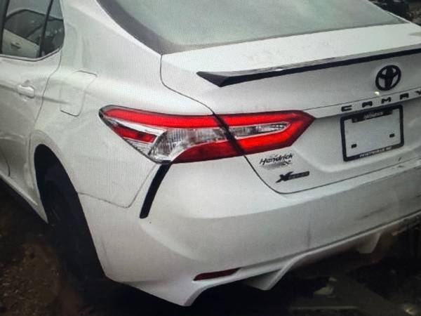 Parachoques de maletero para Toyota Camry 2020 - $100 (Modesto)63471043996929120