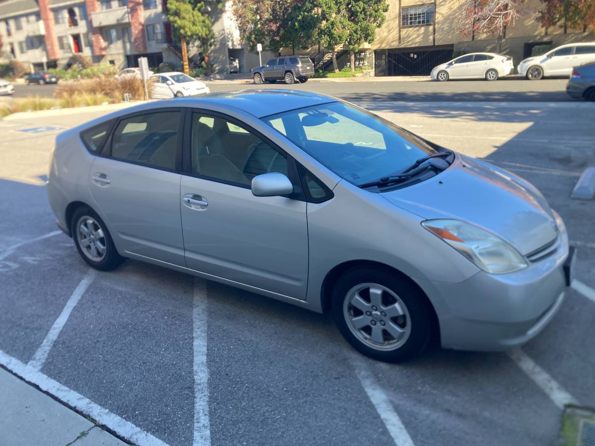 2005 Toyota Prius - $2,500 OBO