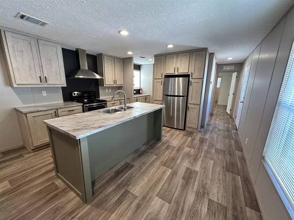 $1,489 / 3br - 1216ft2 - Cada Día es un Viaje: ¡Comienza y Termina el Tuyo en la Casa Perfecta! (Gainesville)63823034411137121