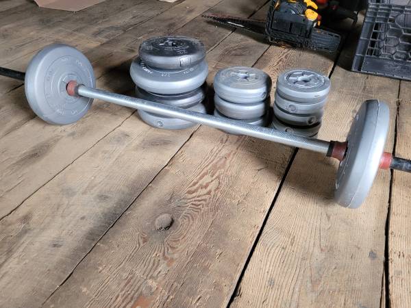 122lb Weight Lifting Set with Bar and Clamps 1