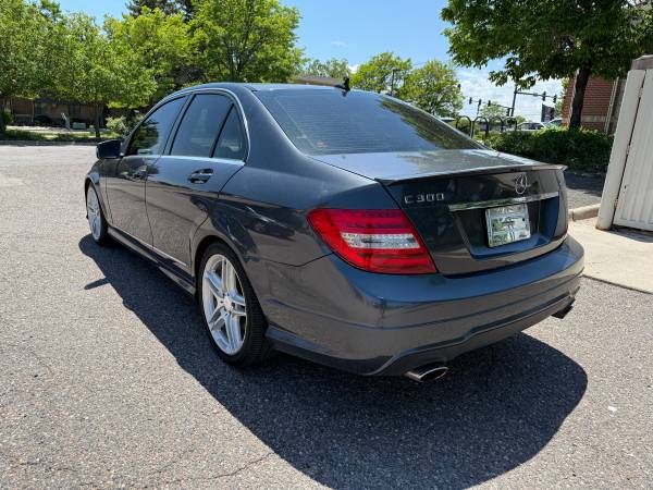2014 Mercedes-Benz C300 4Matic 3.5 6 cil AWD con 140K millas - $5,900 (ARVADA)63612290977795123