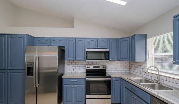 $1,395 / 3br - lovely 3bd/2bth in spring hill (Spring Hill)63991084235266121