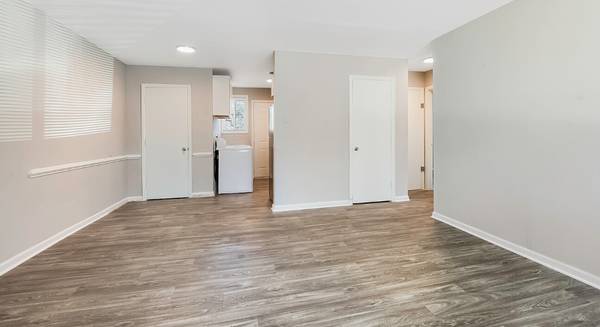 $1,195 / 2br - 0810ft2 - Two bedroom, one bathroom apartment (Wilson)63948355912066121