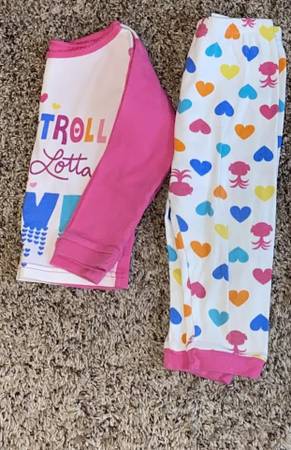 (1) Girls 2T Long Sleeve Pajamas 1