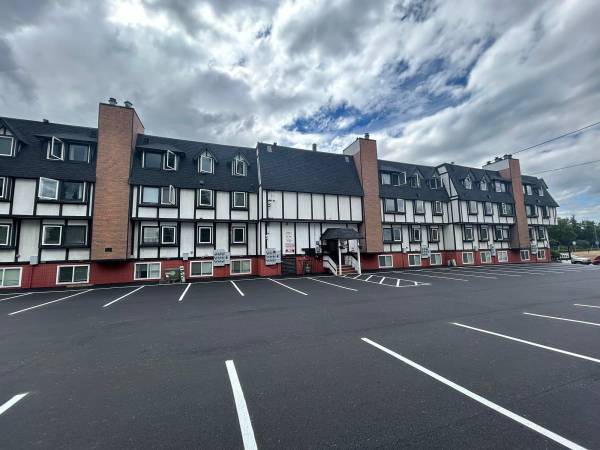 $1,390 / 2br - 900ft2 - Dishwasher, Laundry Facilities, Off Street Parking (303 E 15th Ave, Anchorage, AK)63991794608130120