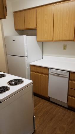 $1,000 / 2br - 860ft2 - 2bdrm-w/obal-Hello Fall-Ross Township-860sqft-w/planking floors (Ross Township/North Hills)64013368418819122