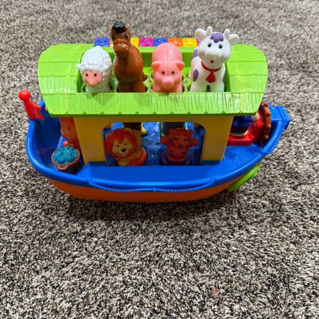 Noah’s ark toy 1