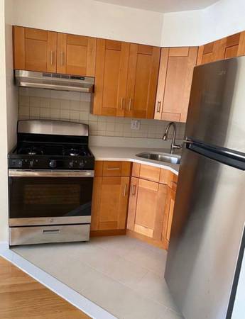 CORONA 3 bedrooms, 2 full bath 1