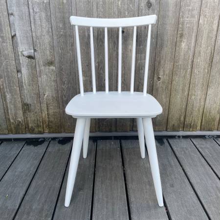 1 Mid Century Spindle Chair - made in Finland 1